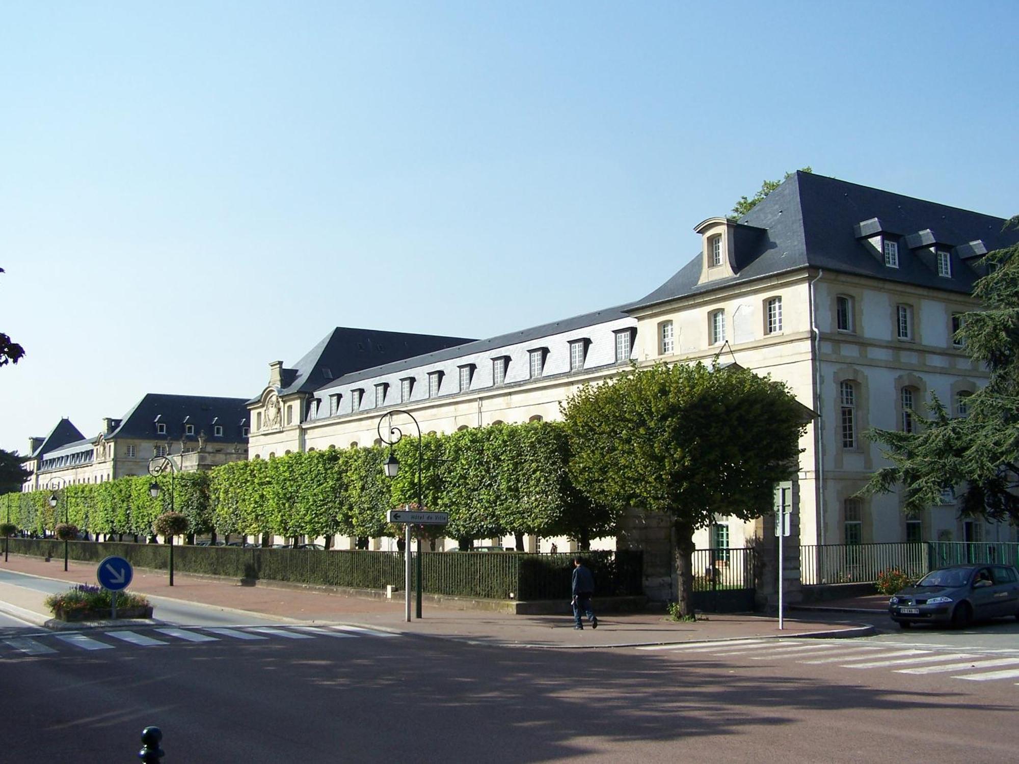 La Douce Evasion A 13 Minutes Du Chateau De Versailles Saint-Cyr-l'Ecole